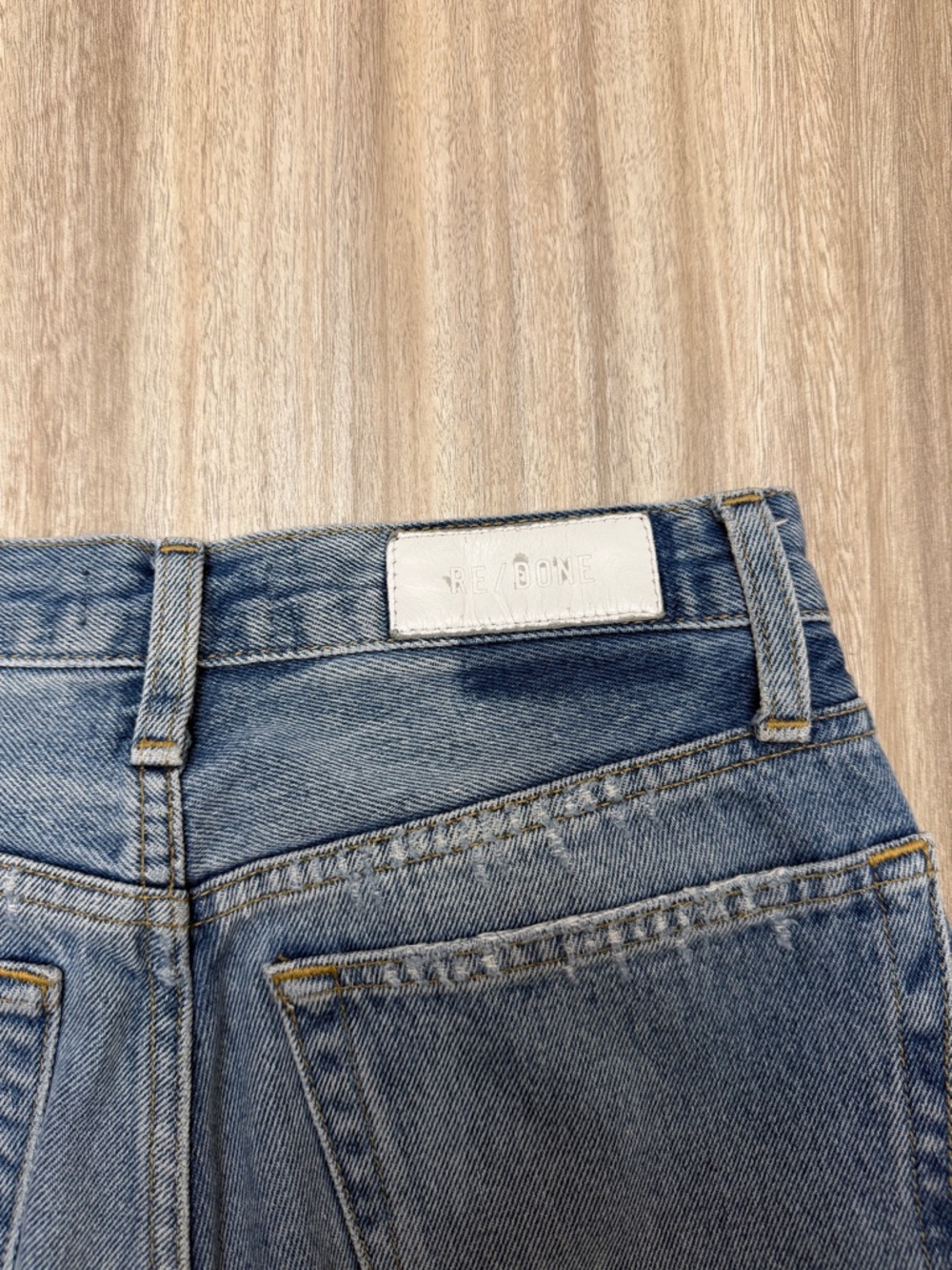 Re/Done 90’s High Rise Loose Jean Size Size 26 in Color Medium Destroyed - Picture 12 of 16